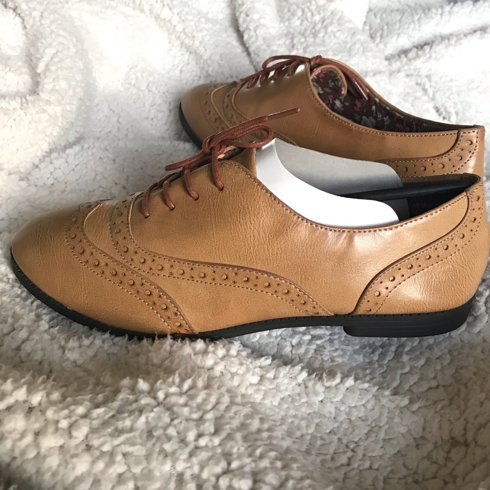 NWOT Kelly and Katie Oxfords